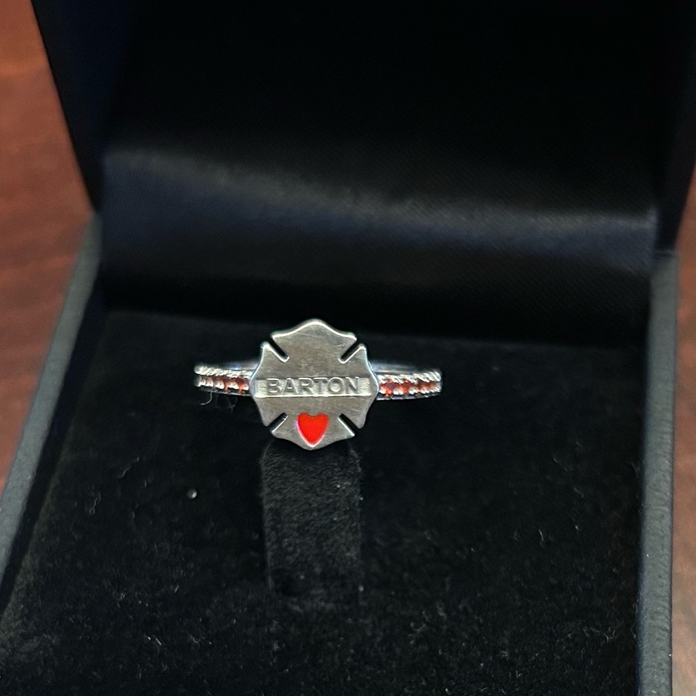 Firefighter Badge Ring BARTON thin red line